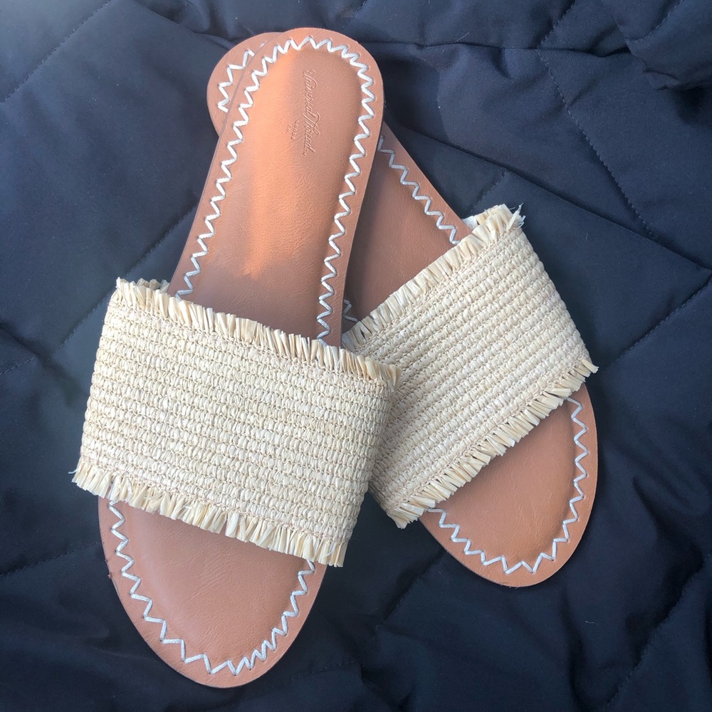 Universal Threads Slide Sandals Gold Nude Rafia - Picture 5 of 8